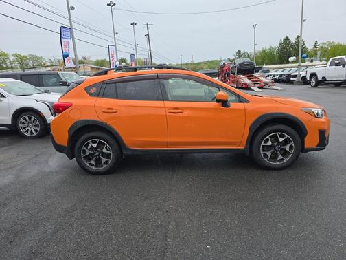 Sunshine Orange 2019 Subaru Crosstrek 2.0i Premium