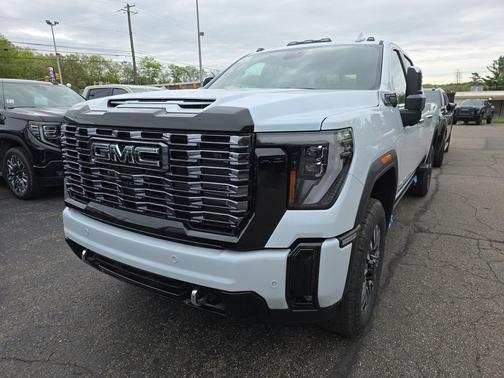 Glacier White Tricoat 2026 GMC Sierra 3500 Denali