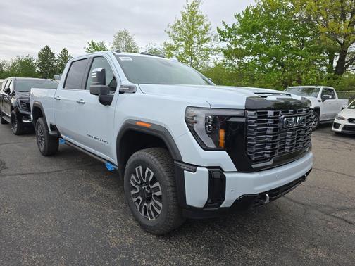 Glacier White Tricoat 2026 GMC Sierra 3500 Denali