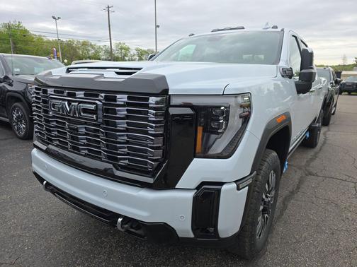 Glacier White Tricoat 2026 GMC Sierra 3500 Denali