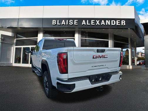 Glacier White Tricoat 2026 GMC Sierra 2500 Denali