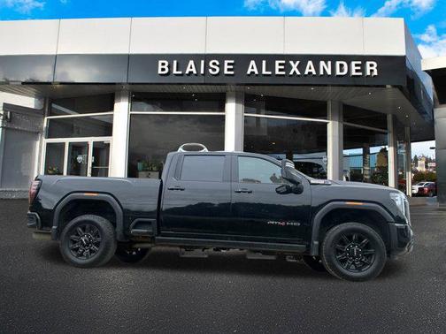 2024 GMC Sierra 2500 AT4