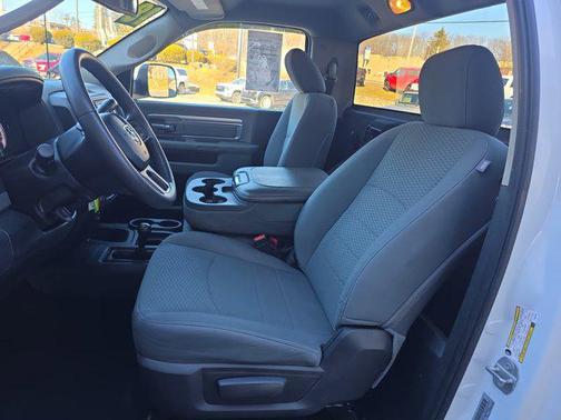 2018 RAM 2500 Tradesman Regular Cab 4x4 8' Box