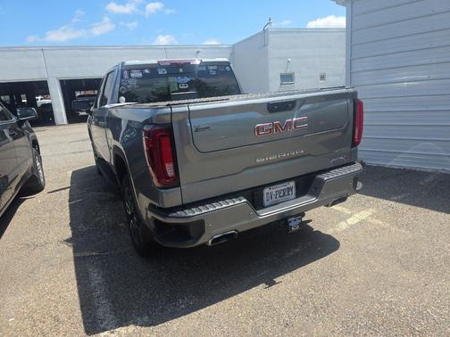 Sterling Metallic 2024 GMC Sierra 1500 AT4