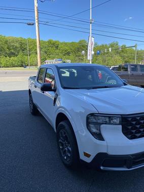 Oxford White 2025 Ford Maverick XLT