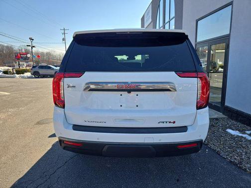 2023 GMC Yukon 4WD AT4