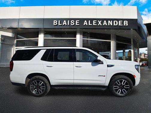 2023 GMC Yukon 4WD AT4