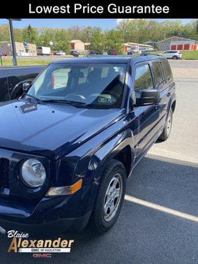 True Blue Pearlcoat 2016 Jeep Patriot Sport