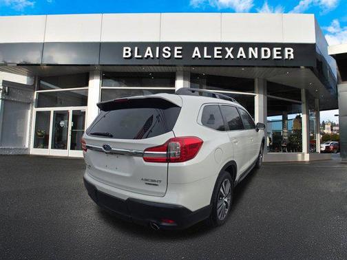 Crystal White Pearl 2019 Subaru Ascent Limited 8-Passenger