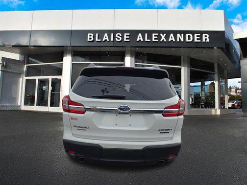 Crystal White Pearl 2019 Subaru Ascent Limited 8-Passenger