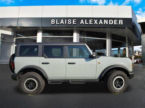 Cactus Gray 2023 Ford Bronco Badlands