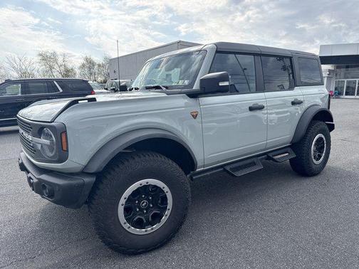Cactus Gray 2023 Ford Bronco Badlands