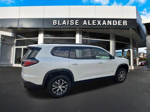 2024 GMC Acadia AWD AT4
