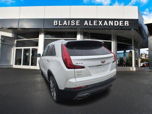 Crystal White Tricoat 2023 Cadillac XT4 Premium Luxury