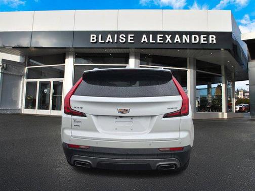 Crystal White Tricoat 2023 Cadillac XT4 Premium Luxury