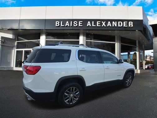 2017 GMC Acadia SLT-1