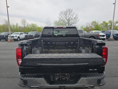 Onyx Black 2022 GMC Sierra 1500 SLE