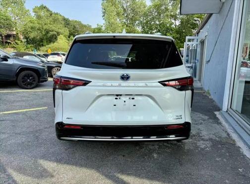 2023 Toyota Sienna Platinum 7 Passenger
