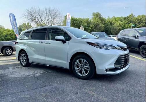 2023 Toyota Sienna Platinum 7 Passenger