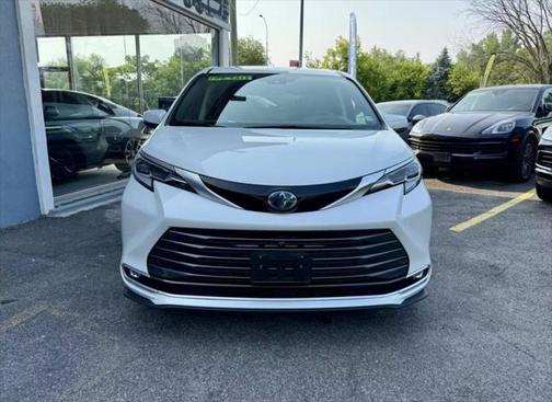 2023 Toyota Sienna Platinum 7 Passenger