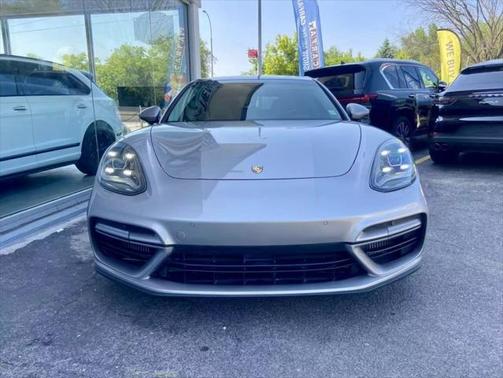 2018 Porsche Panamera Sport Turismo Turbo