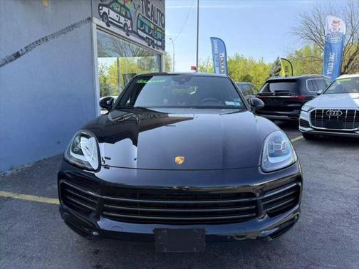 2023 Porsche Cayenne Platinum Edition