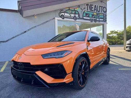 2024 Lamborghini Urus S