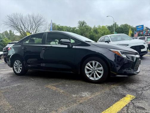 2024 Toyota Corolla Hybrid SE