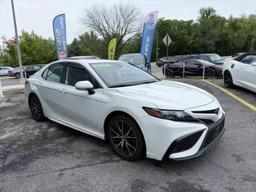 2022 Toyota Camry SE