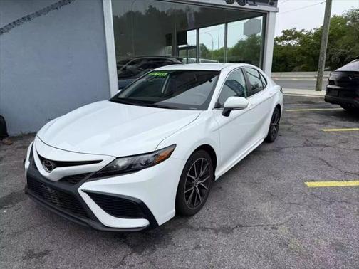 2022 Toyota Camry SE
