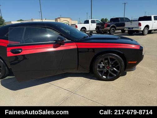 2022 Dodge Challenger SXT
