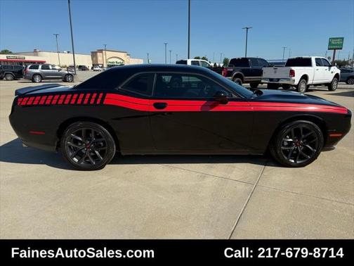 2022 Dodge Challenger SXT
