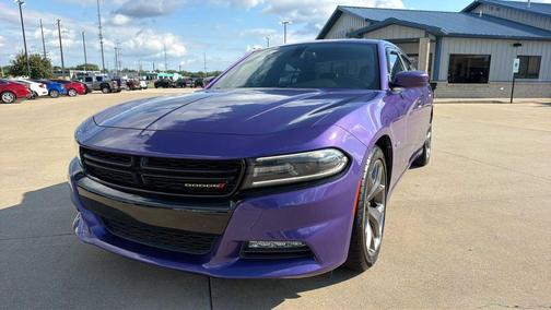 Plum Crazy Pearlcoat 2016 Dodge Charger R/T