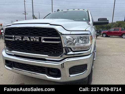 2019 RAM 2500 Tradesman Crew Cab 4x4 6'4' Box