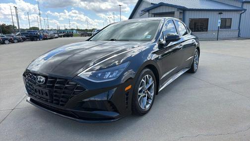 Phantom Black 2022 Hyundai SONATA SEL