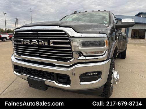 2019 RAM 3500 Laramie Crew Cab 4x4 8' Box