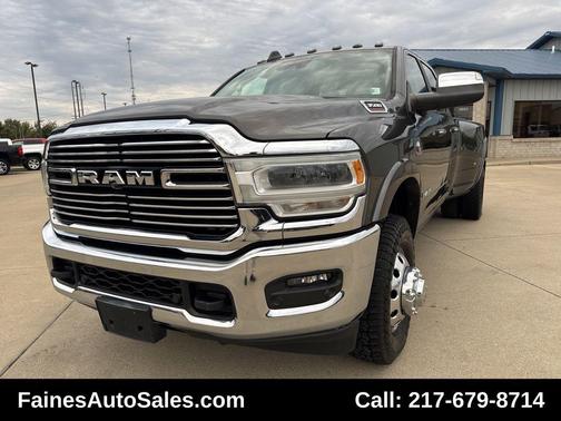 2019 RAM 3500 Laramie Crew Cab 4x4 8' Box