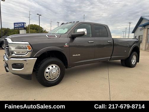 2019 RAM 3500 Laramie Crew Cab 4x4 8' Box