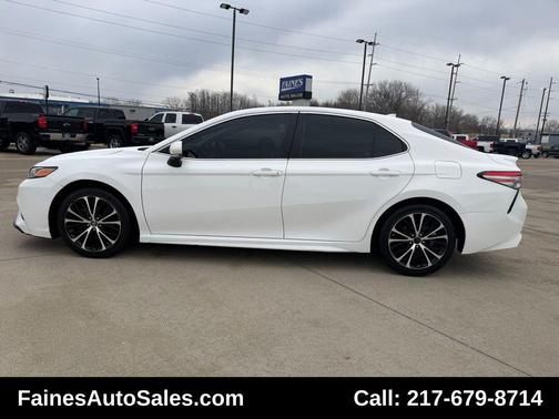 2019 Toyota Camry SE