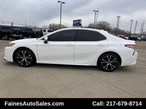 2019 Toyota Camry SE
