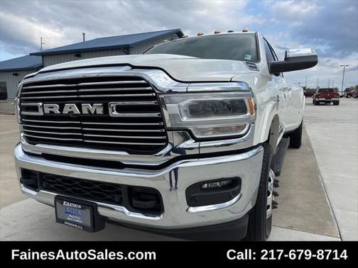 2022 RAM 3500 Laramie Crew Cab 4x4 8' Box