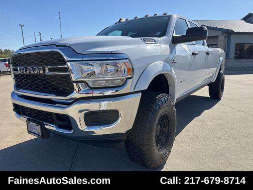 2019 RAM 3500 Tradesman Crew Cab 4x4 8' Box