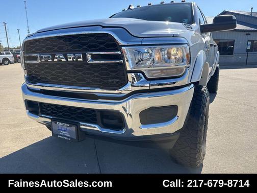 2019 RAM 3500 Tradesman Crew Cab 4x4 8' Box