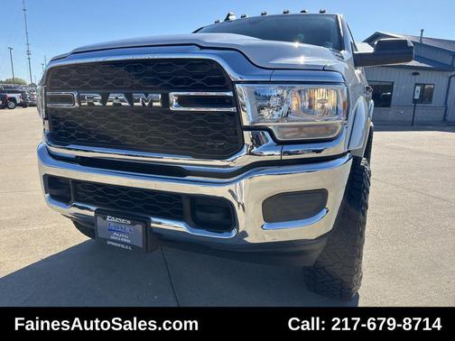 2019 RAM 3500 Tradesman Crew Cab 4x4 8' Box