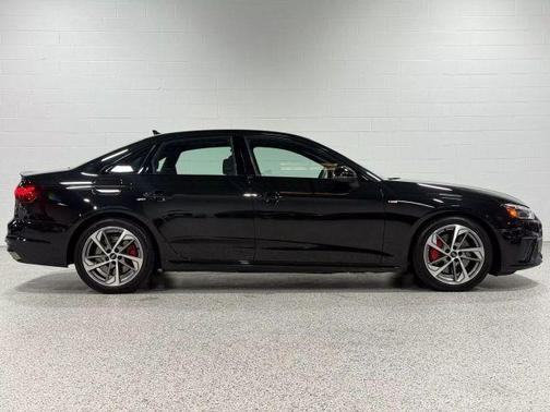 2023 Audi A4 45 S line quattro Premium