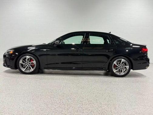 2023 Audi A4 45 S line quattro Premium