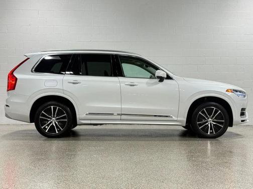 2022 Volvo XC90 Recharge Plug-In Hybrid T8 Inscription Expression 6 Passenger