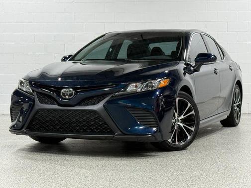 Blue 2018 Toyota Camry SE