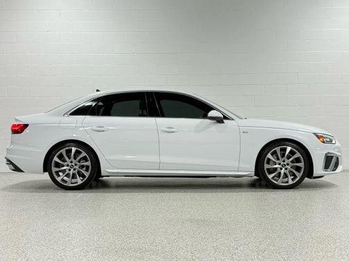 2022 Audi A4 45 S line quattro Premium