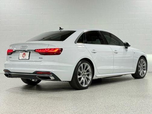 2022 Audi A4 45 S line quattro Premium